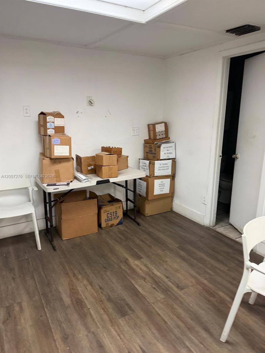 7266 NW 70th St, Miami FL 33166