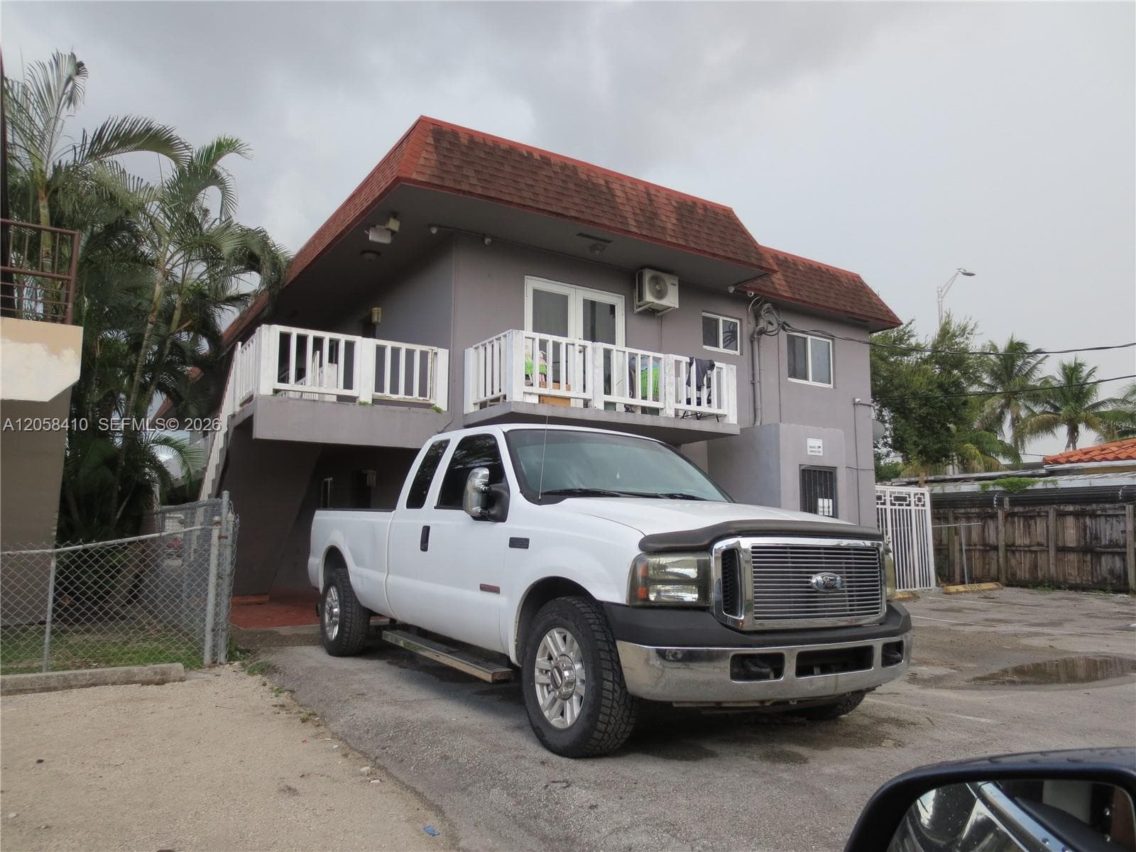 85 W 28th St, Hialeah FL 33010