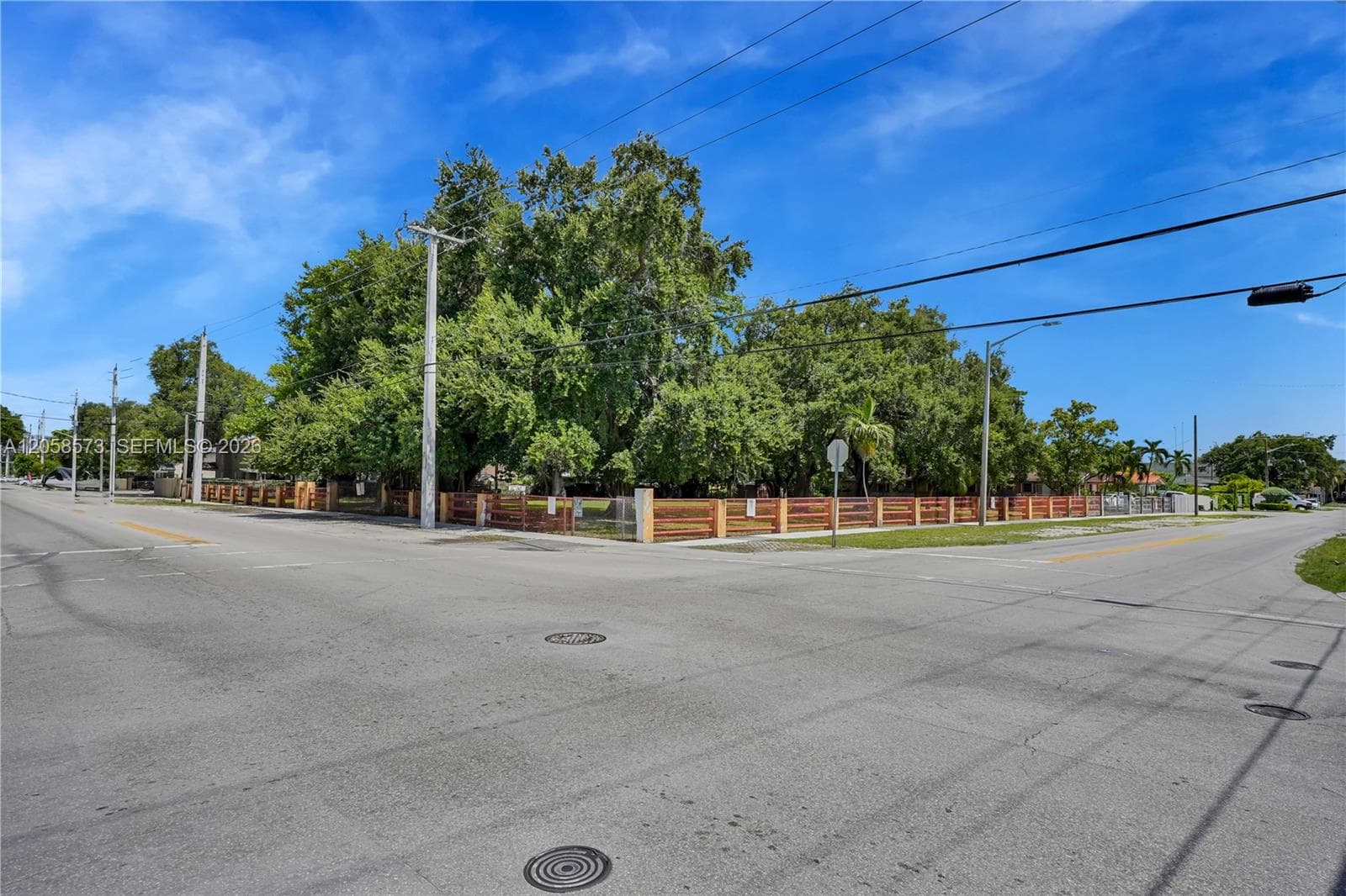 2810 NW 14th St, Miami FL 33125