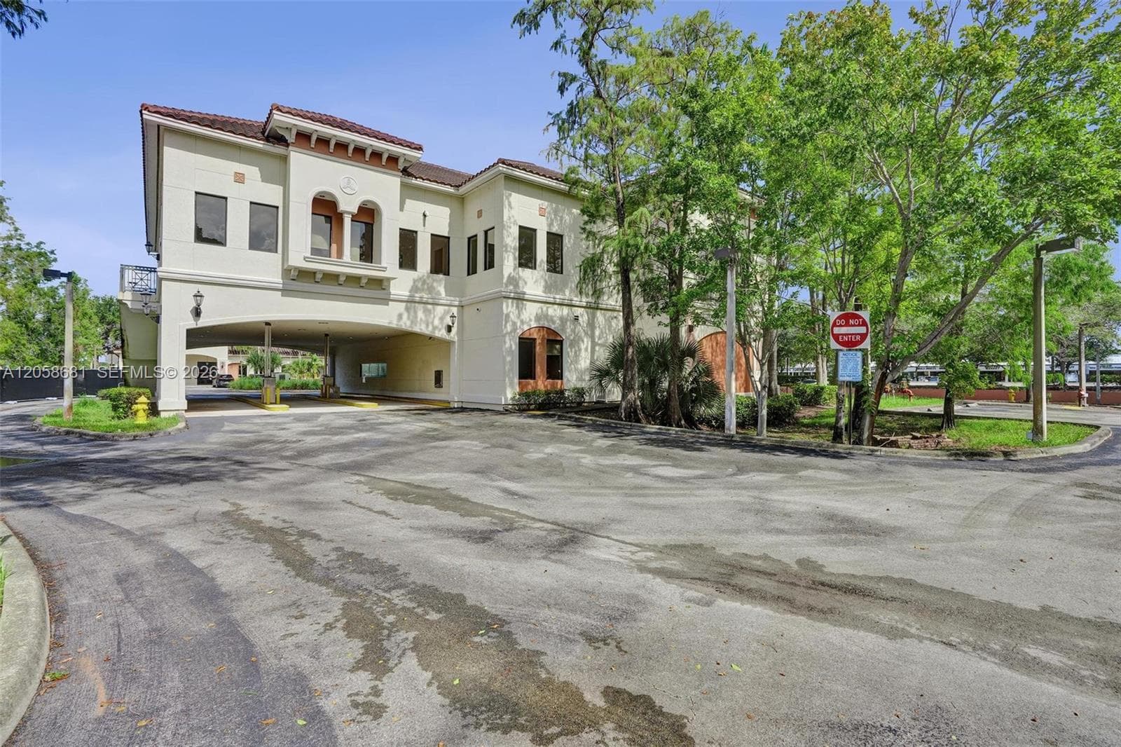 8850 W Oakland Park Blvd, Sunrise FL 33351