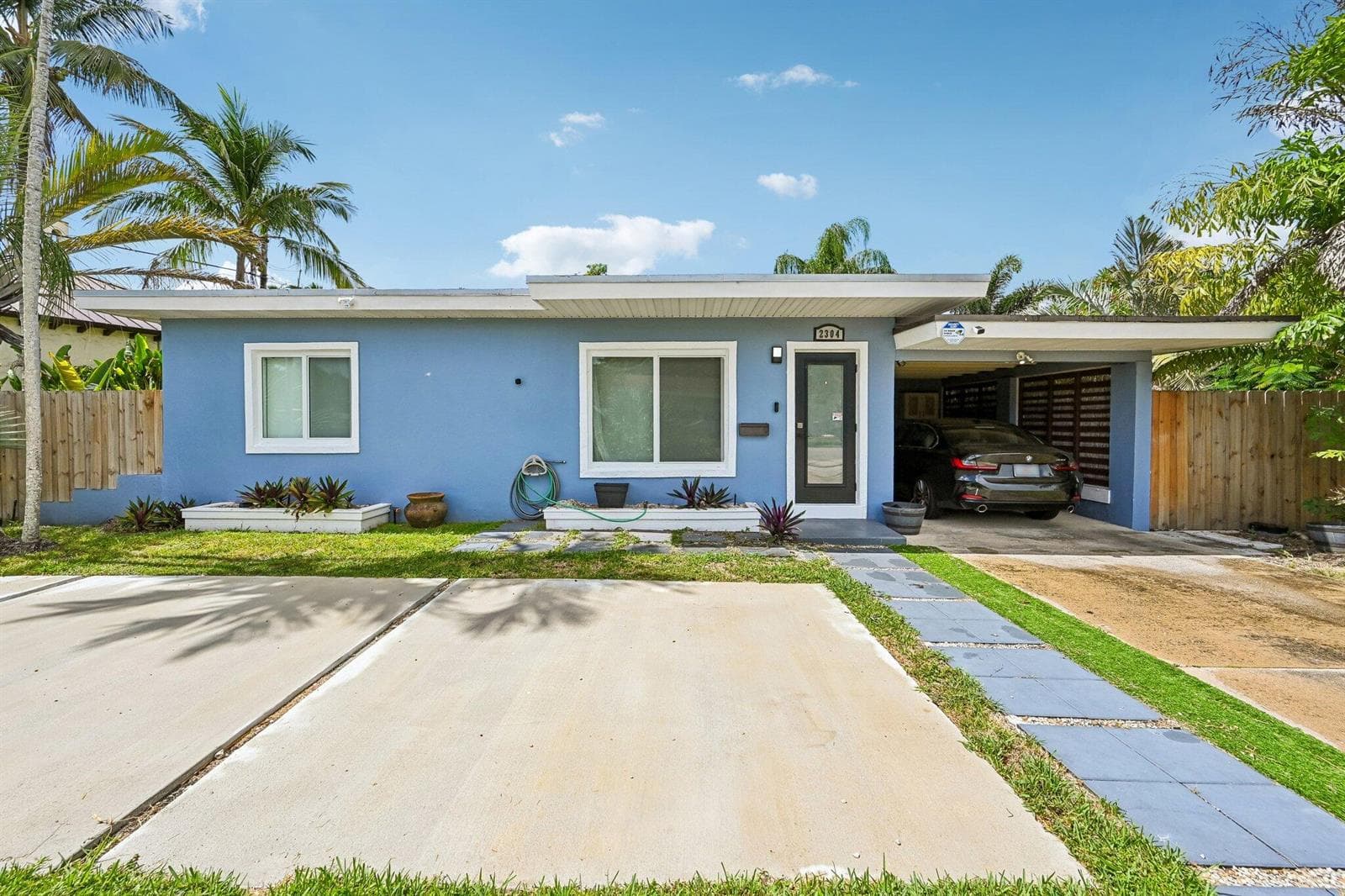 1-web-or-mls-SE 13th Ct-S2307-001