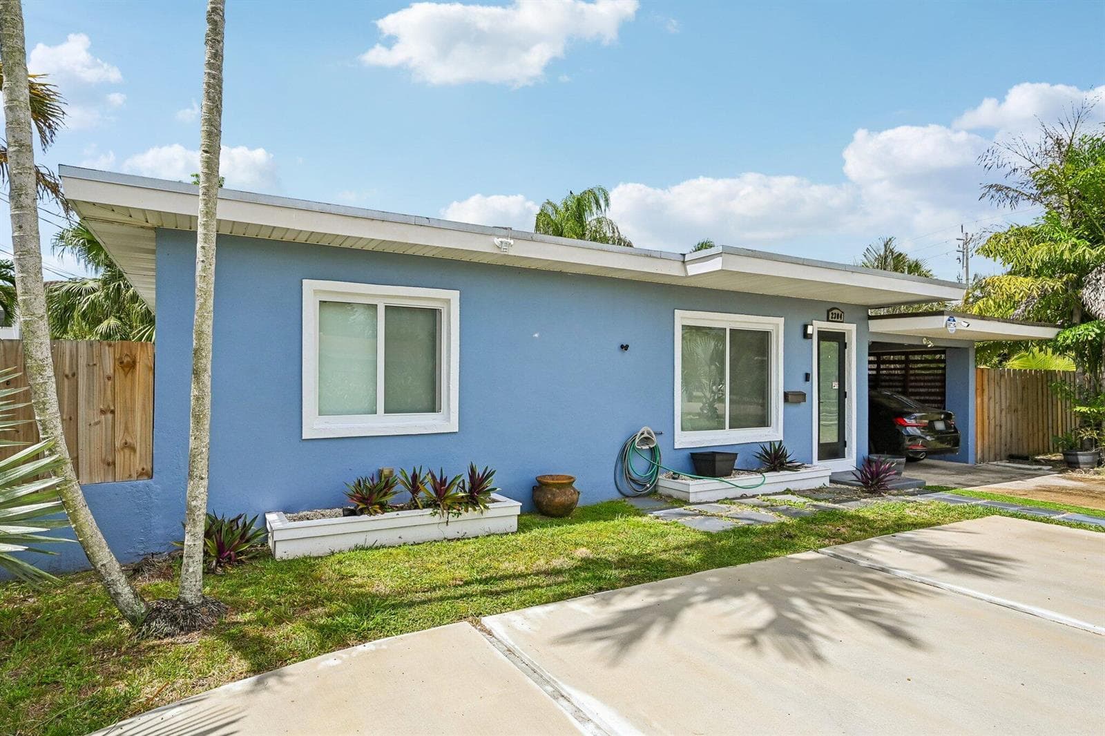 2-web-or-mls-SE 13th Ct-S2307-002