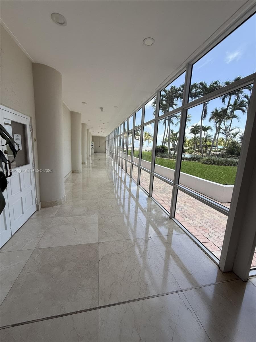 5005 Collins Ave # C2, Miami Beach FL 33140