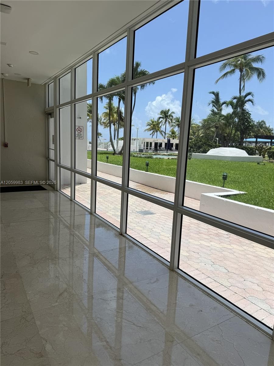 5005 Collins Ave # C2, Miami Beach FL 33140