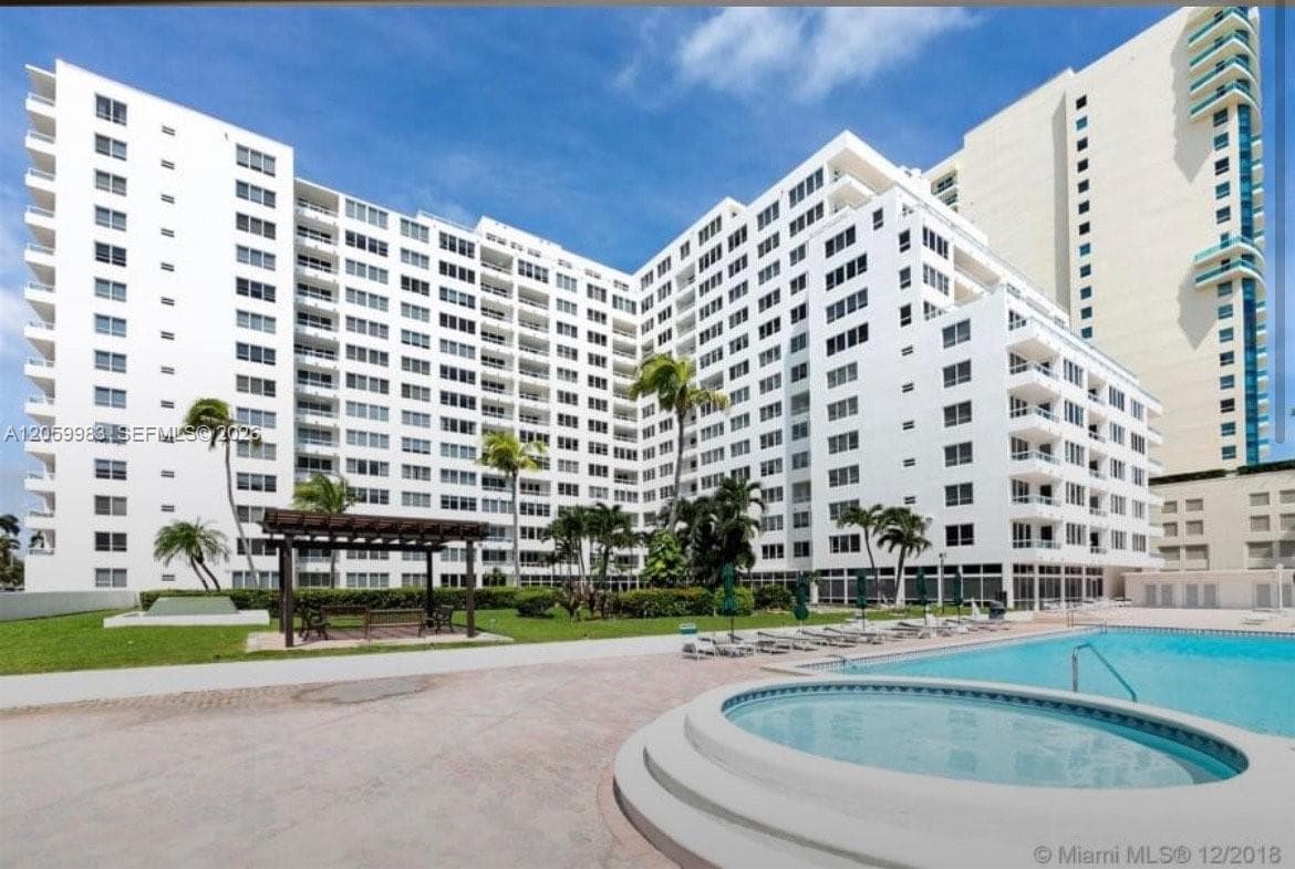 5005 Collins Ave # C2, Miami Beach FL 33140