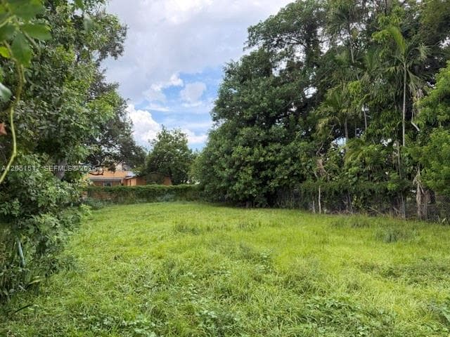1036 NW 31st St, Miami FL 33127