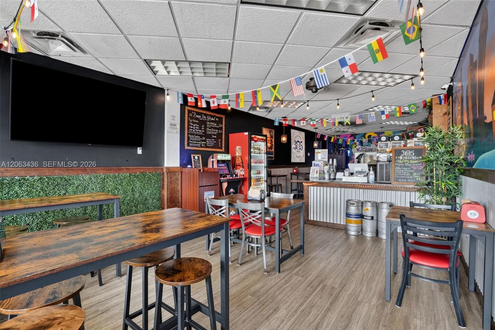 Turnkey Hollywood Restaurant w/ Hood, Gas & 2COP!, Hollywood FL 33021