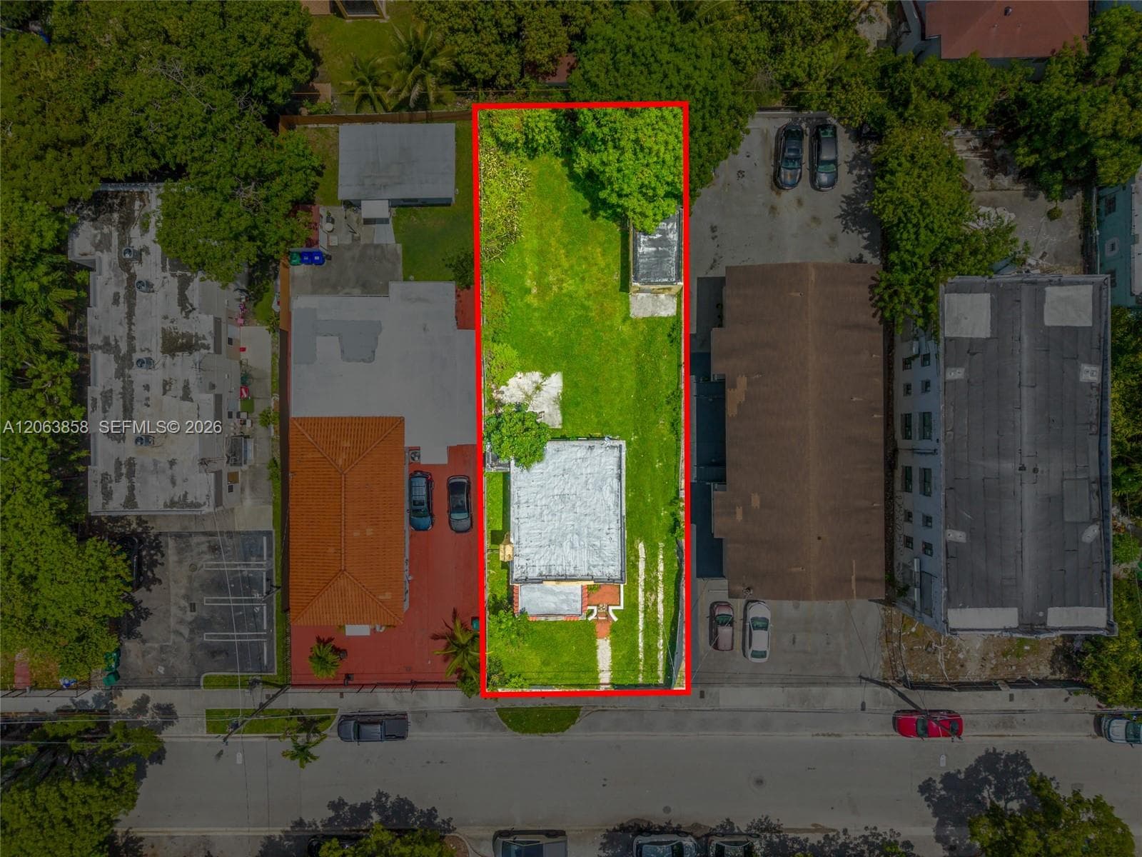 559 NW 34th St, Miami FL 33127