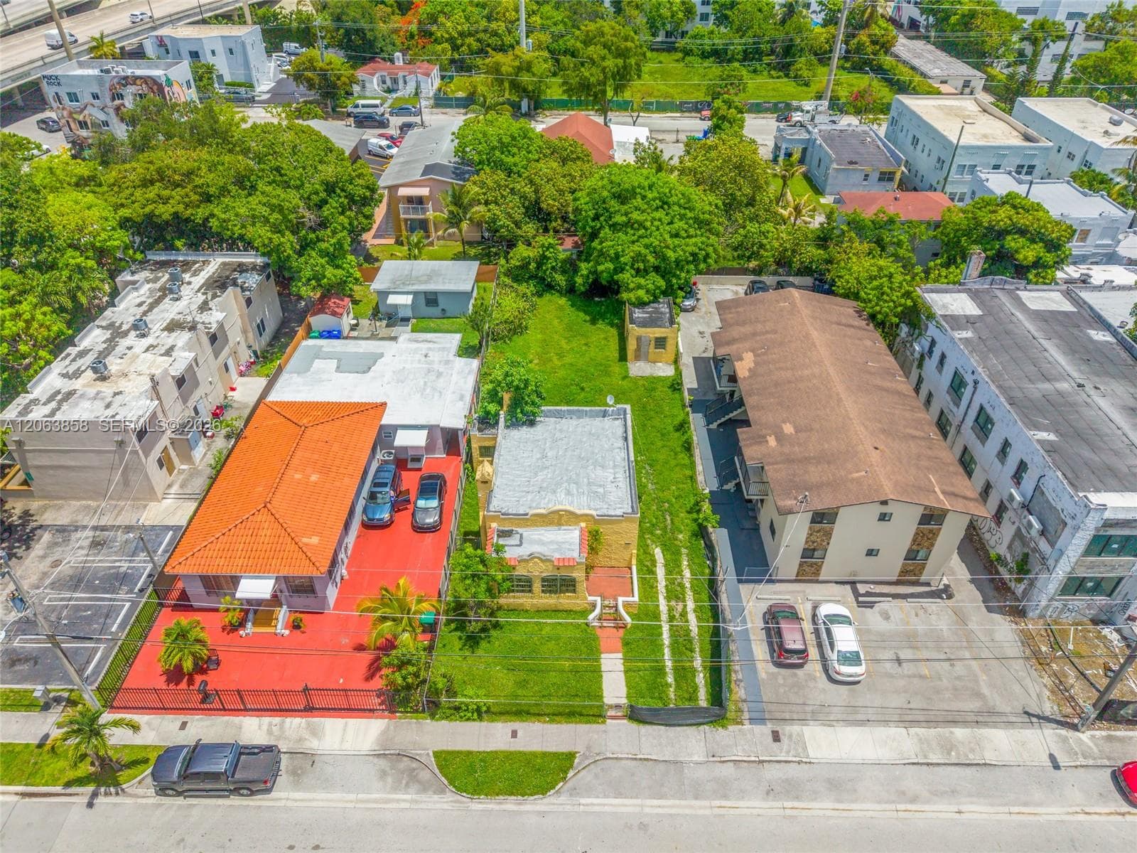 559 NW 34th St, Miami FL 33127