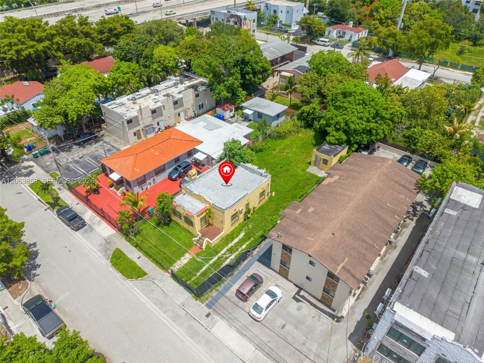 559 NW 34th St, Miami FL 33127