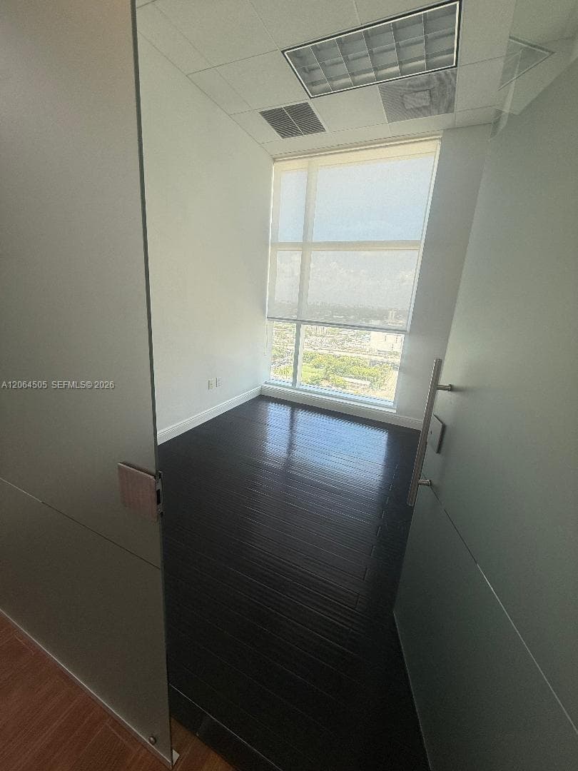 175 SW 7th St # 1912, Miami FL 33130