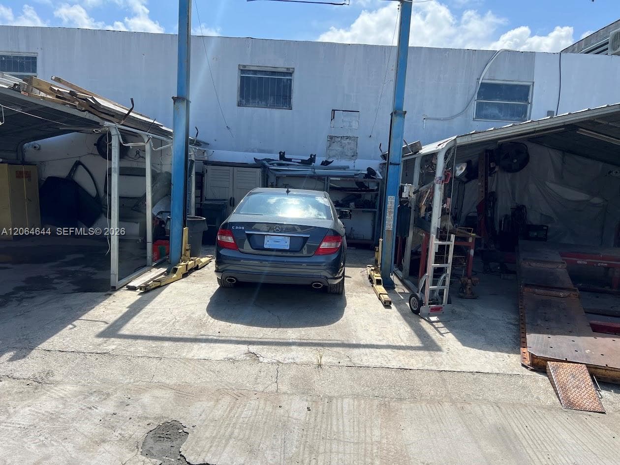 205 N Dixie Hwy, Hallandale Beach FL 33009