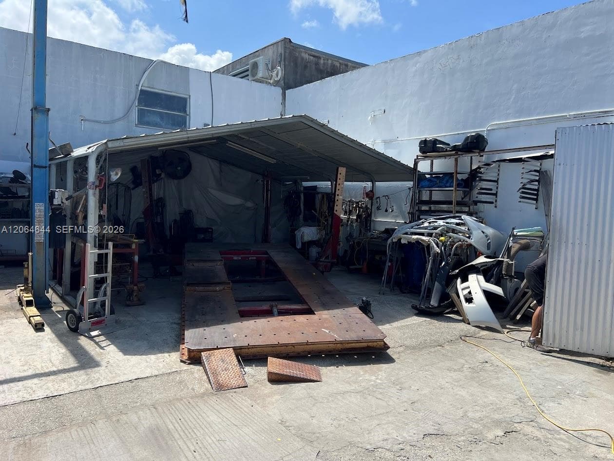 205 N Dixie Hwy, Hallandale Beach FL 33009