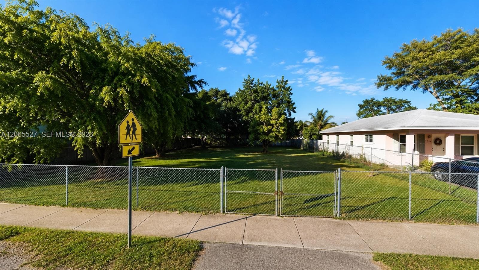 3143 NW 52nd St, Miami FL 33142