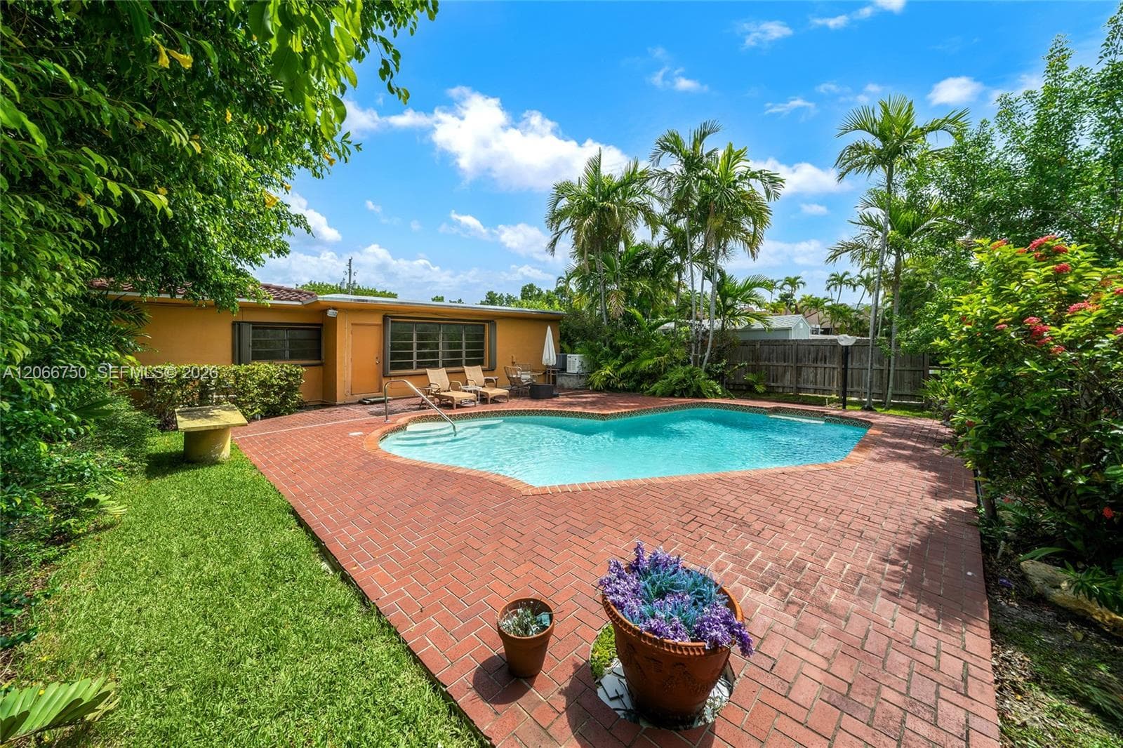 1860 Cleveland Rd, Miami Beach FL 33141