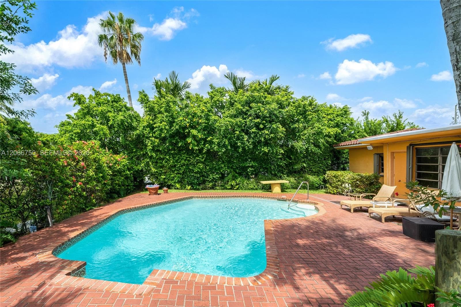 1860 Cleveland Rd, Miami Beach FL 33141