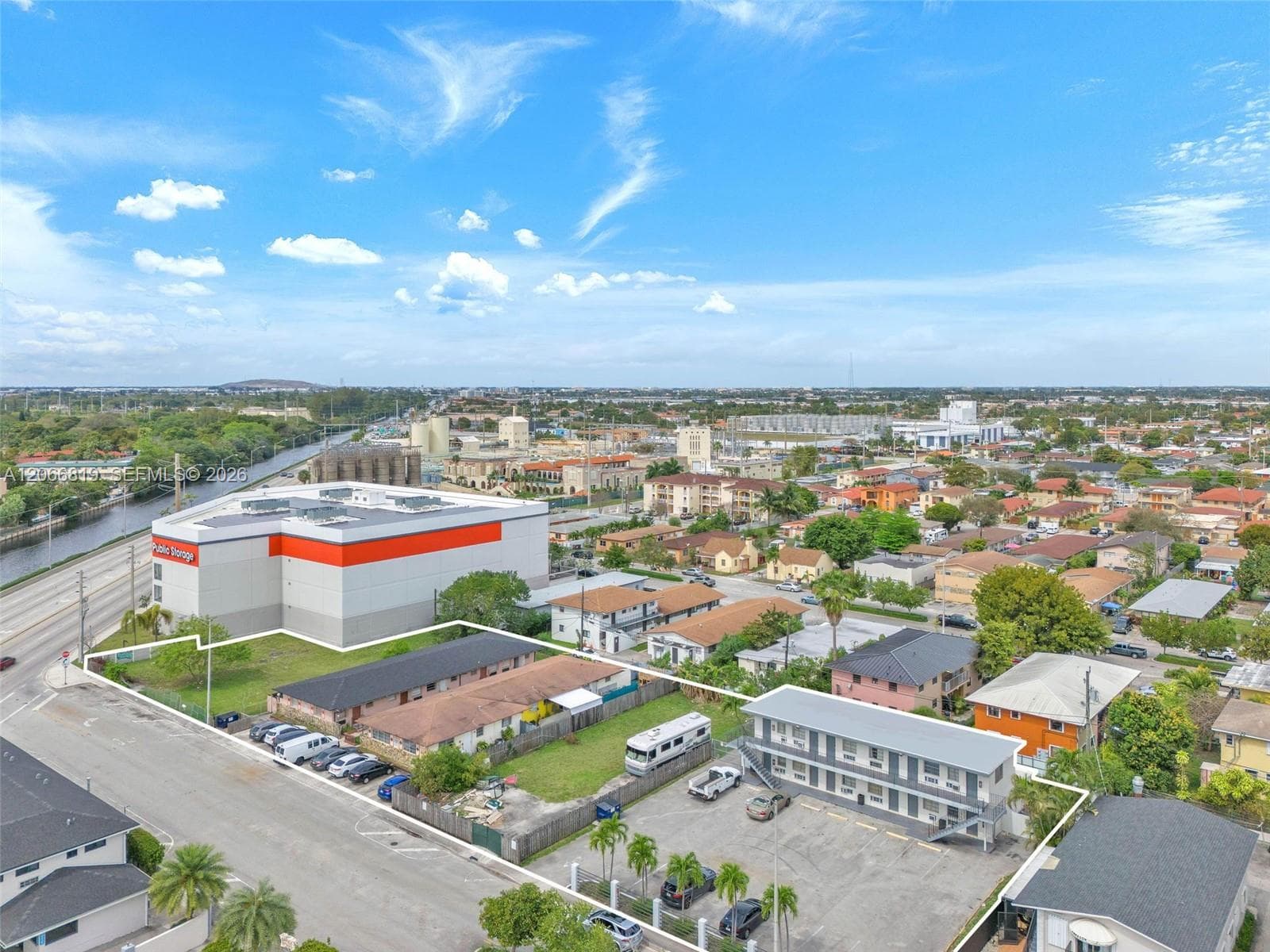 NW 5th st, Hialeah FL 33010