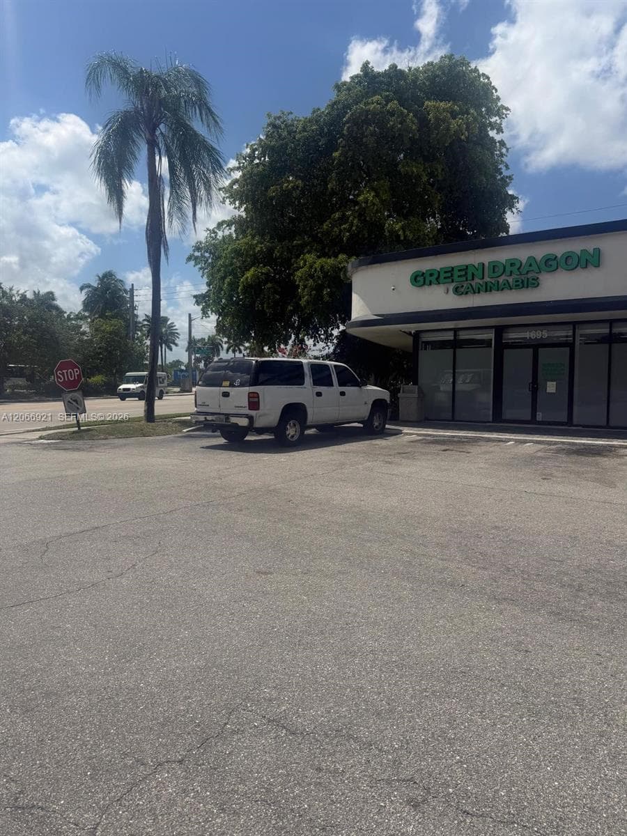 1691 Forum Place, West Palm Beach FL 33401