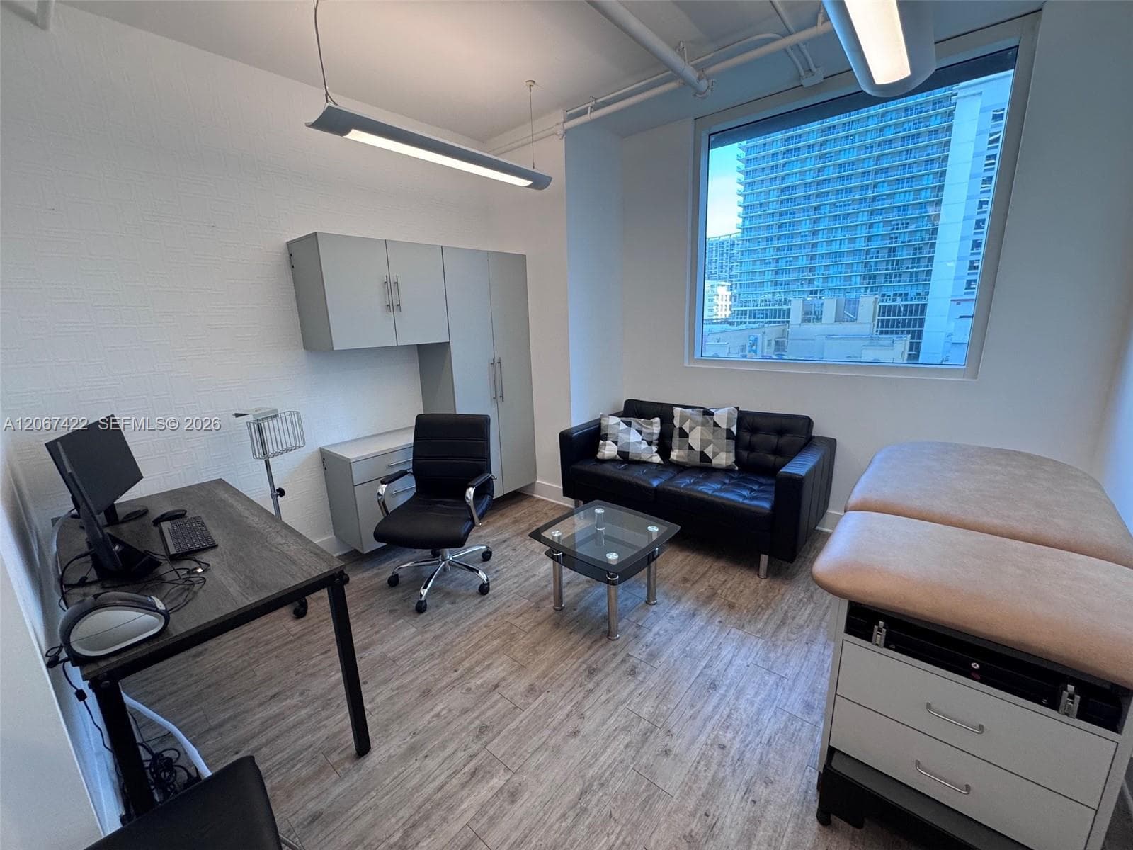 40 SW 13th St # 402, Miami FL 33130