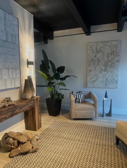 721 US Hwy 1 lobby