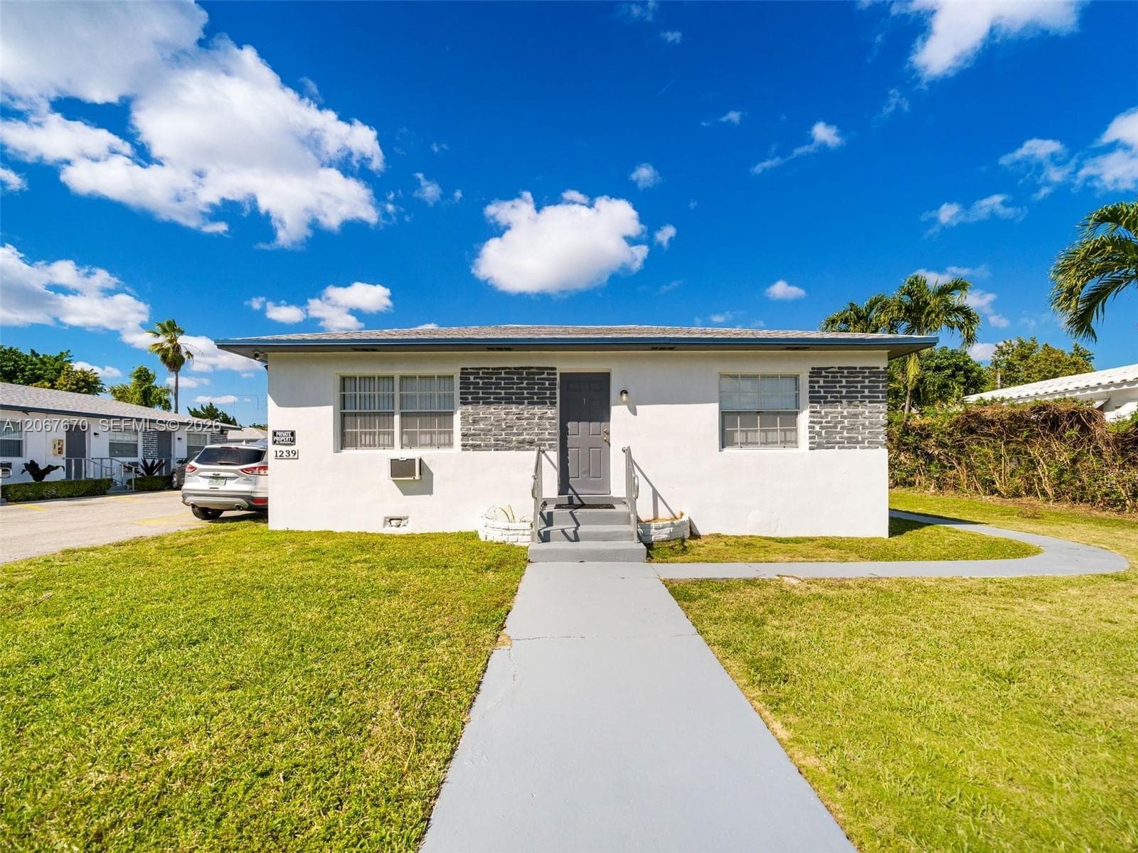 1239 NE 110th St, Miami FL 33161