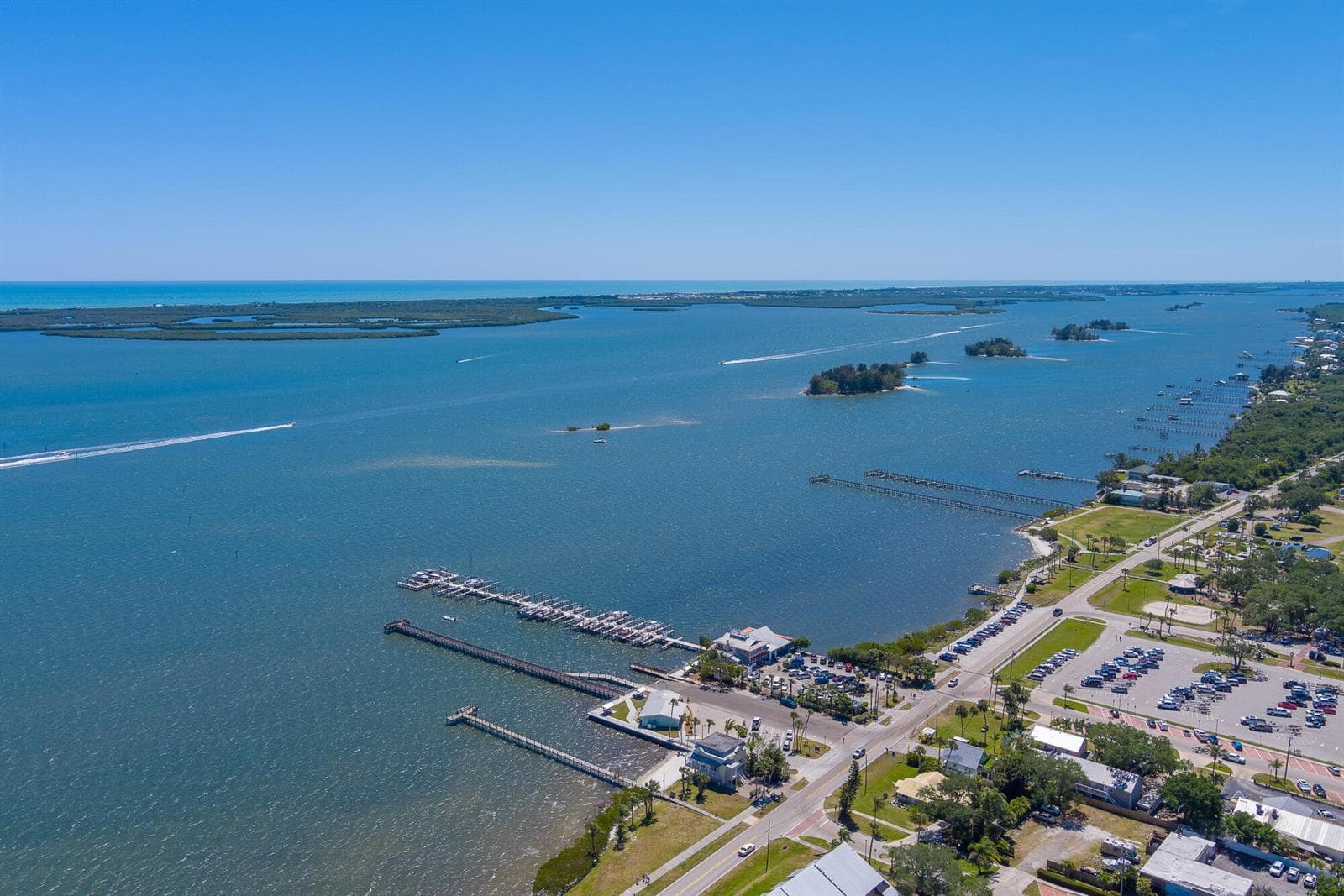 806 Indian River Dr, Sebastian, FL 32958