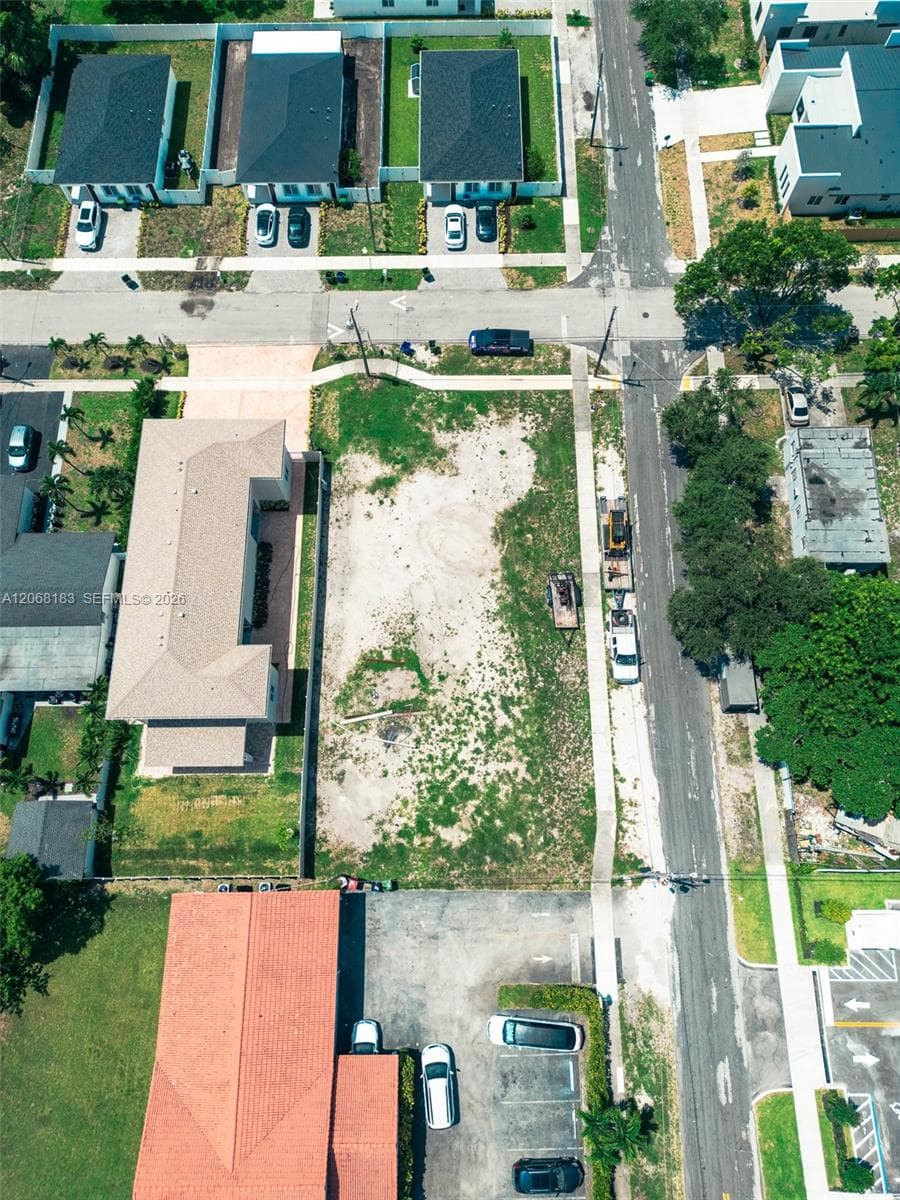 1000 NW 4 Ave, Hallandale Beach FL 33009