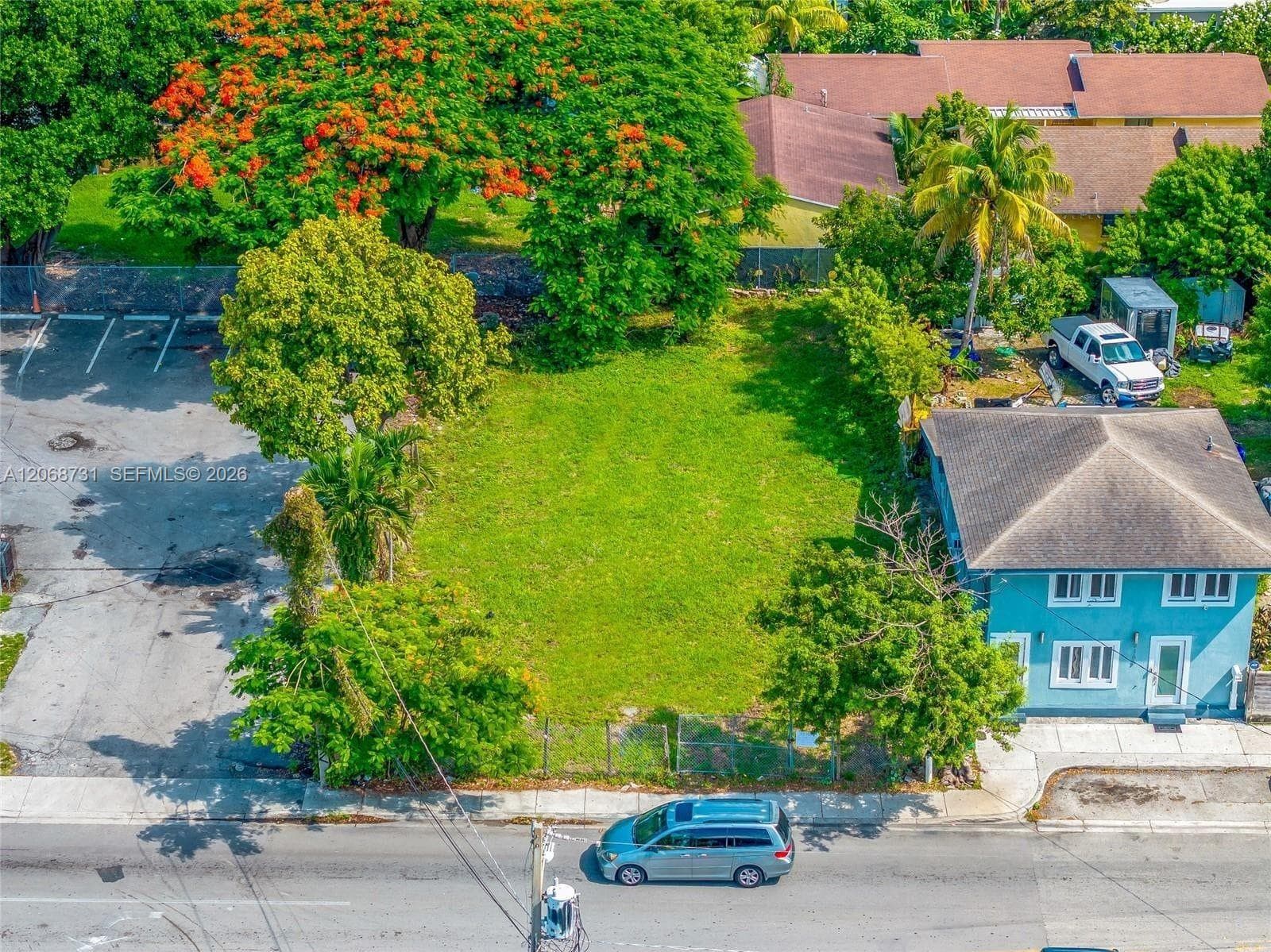 2177 NW 28 ST