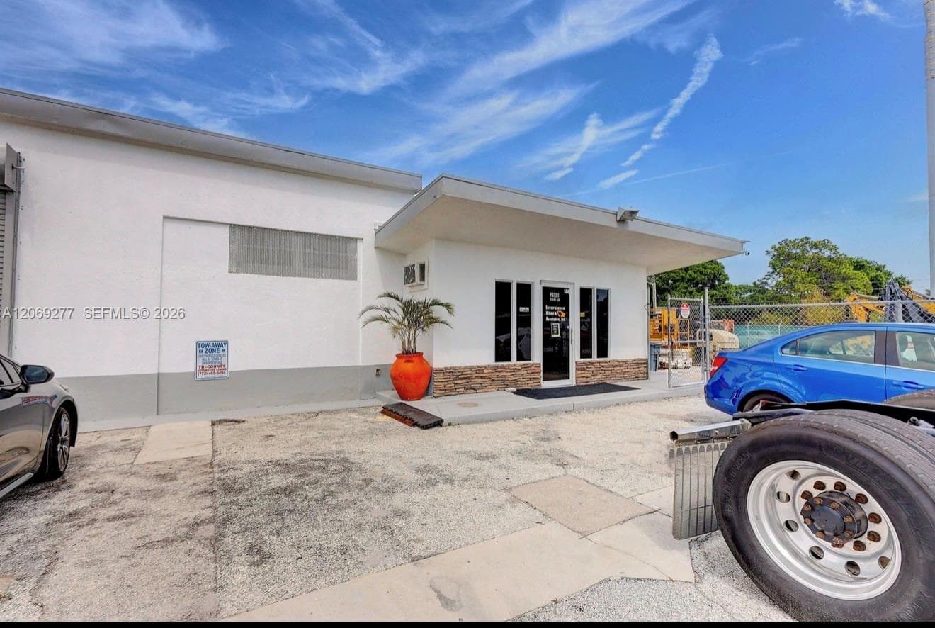2108 Orange Ave, Fort Pierce FL 34950
