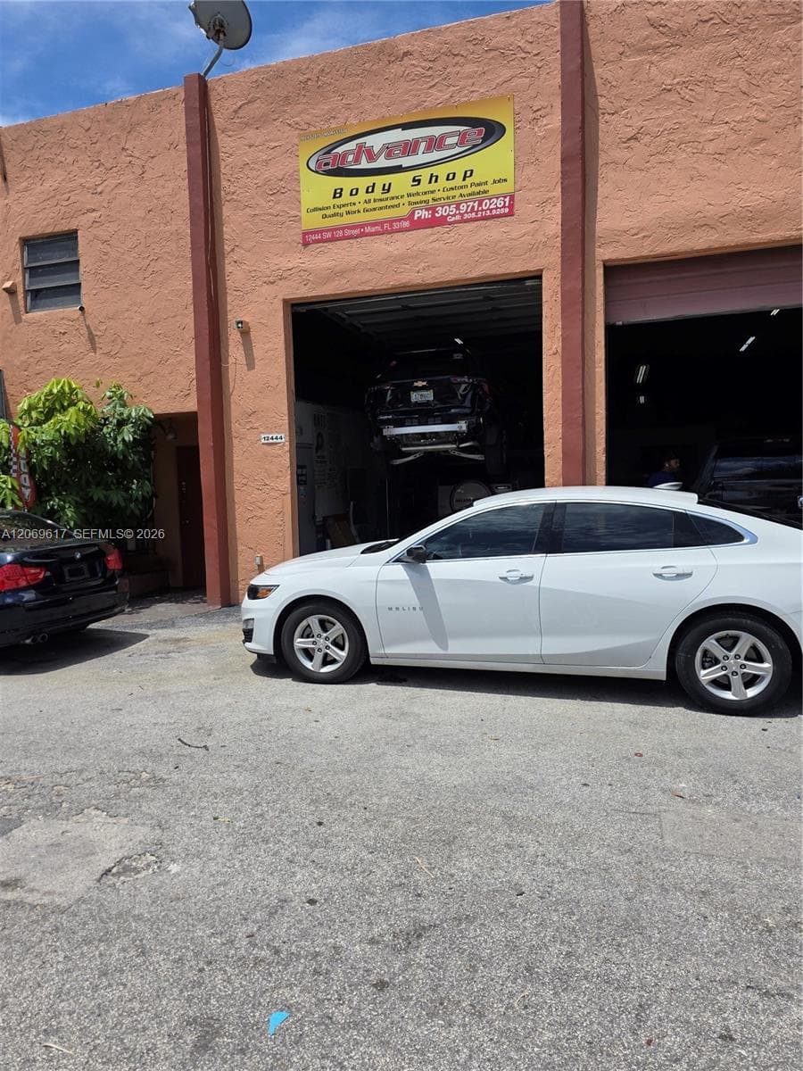 Miami, FL, 33186