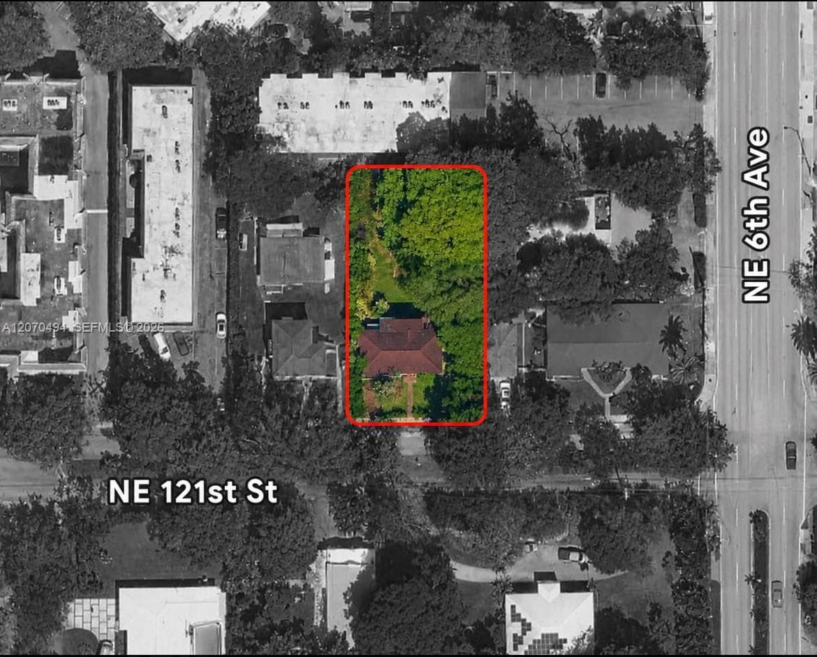 585 NE 121st St, North Miami FL 33161