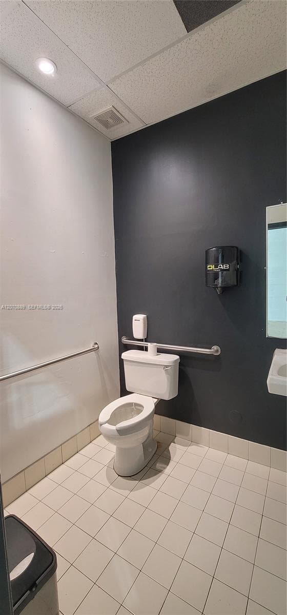 7290 NW 7th St # 105, Miami FL 33126