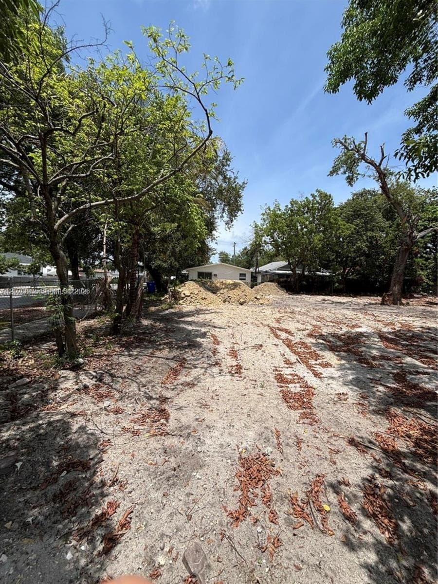 301 NE 58 St, Miami FL 33137