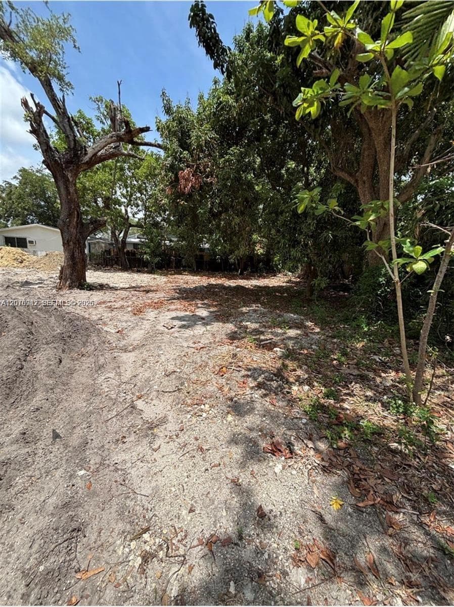301 NE 58 St, Miami FL 33137