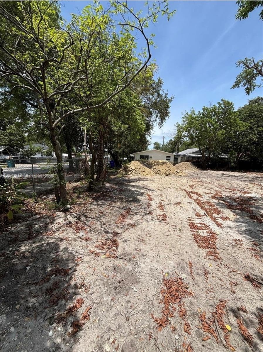 301 NE 58 St, Miami FL 33137