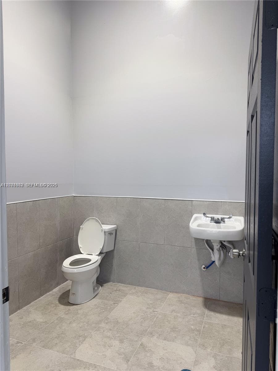 4030 Pembroke Rd, West Park FL 33021