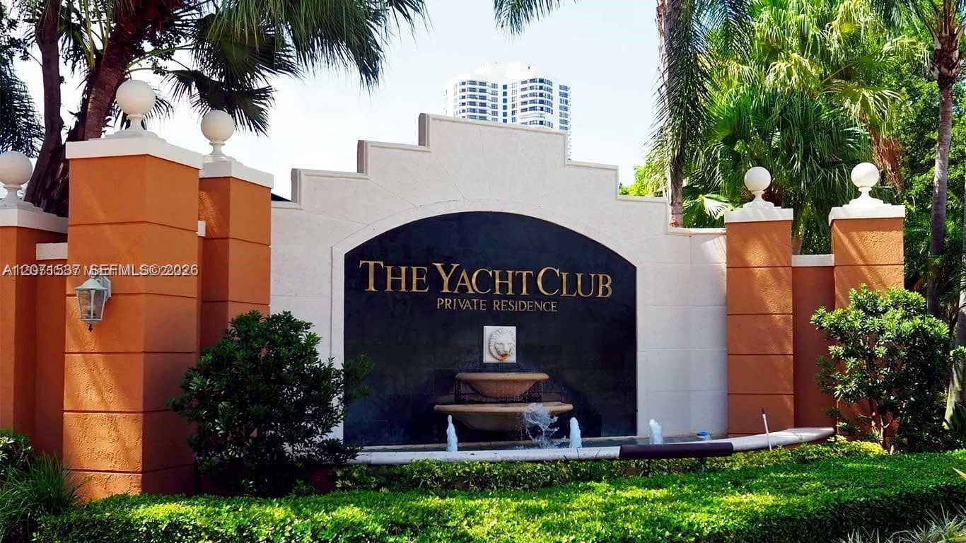 19777 E Country Club Dr, Aventura FL 33180
