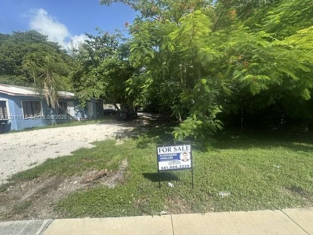 12040 W Dixie Hwy, North Miami FL 33161