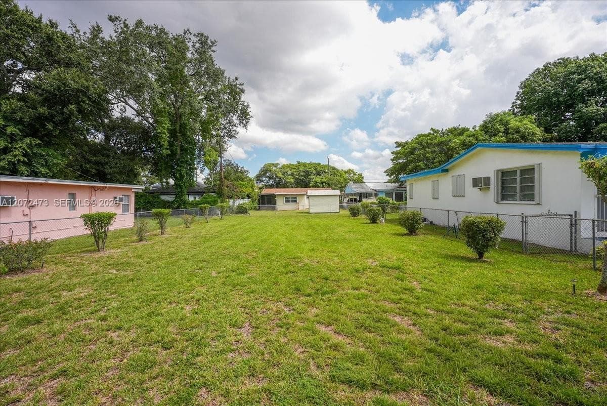 1967 NW 52nd St, Miami FL 33142