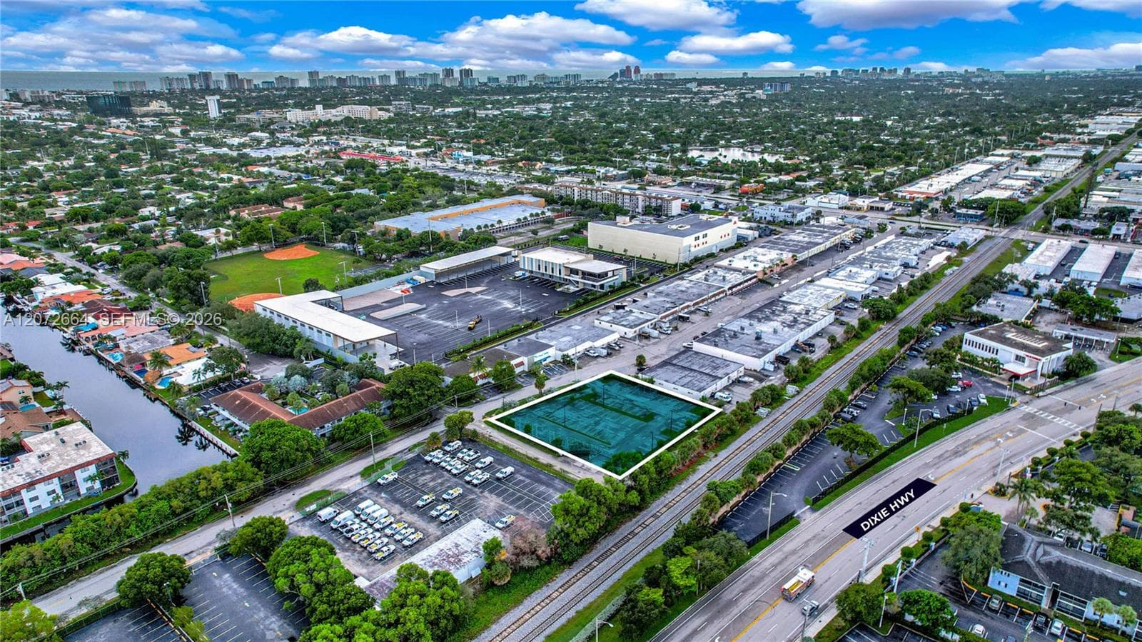 5299 NE 12th Ave, Oakland Park FL 33334