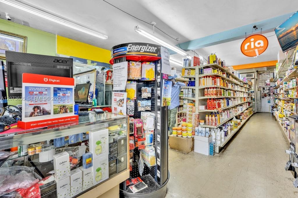1026 NW 9th Ave, Fort Lauderdale FL 33311