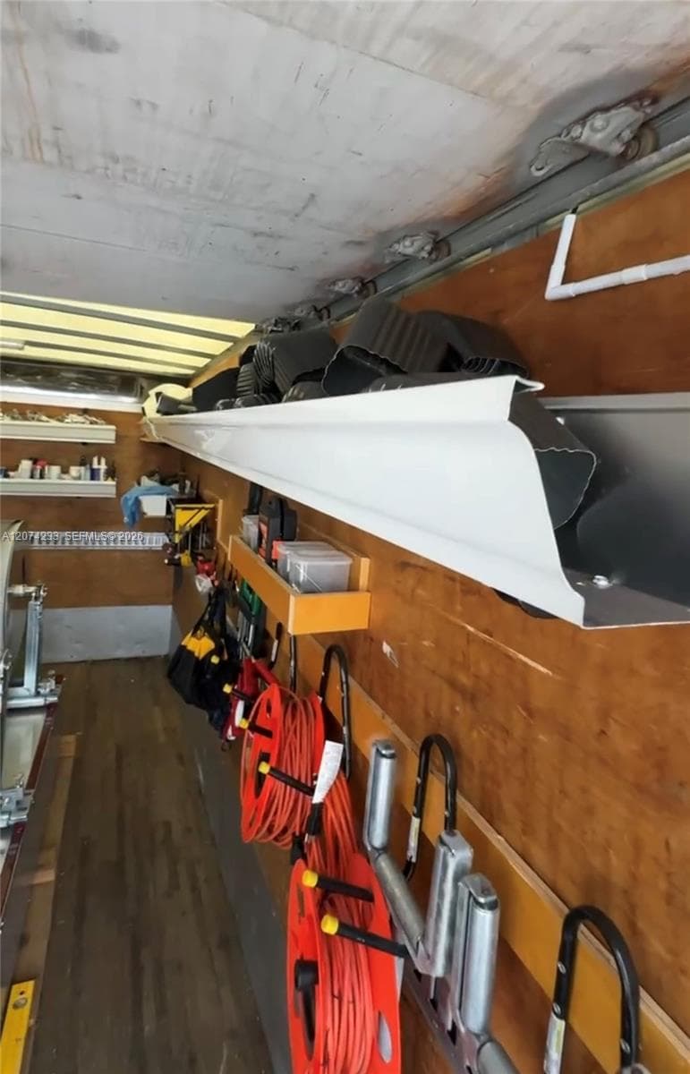 INSTALLER/KITCHEN/DOORS/GUTTER BUSINESS, Miami FL 33186