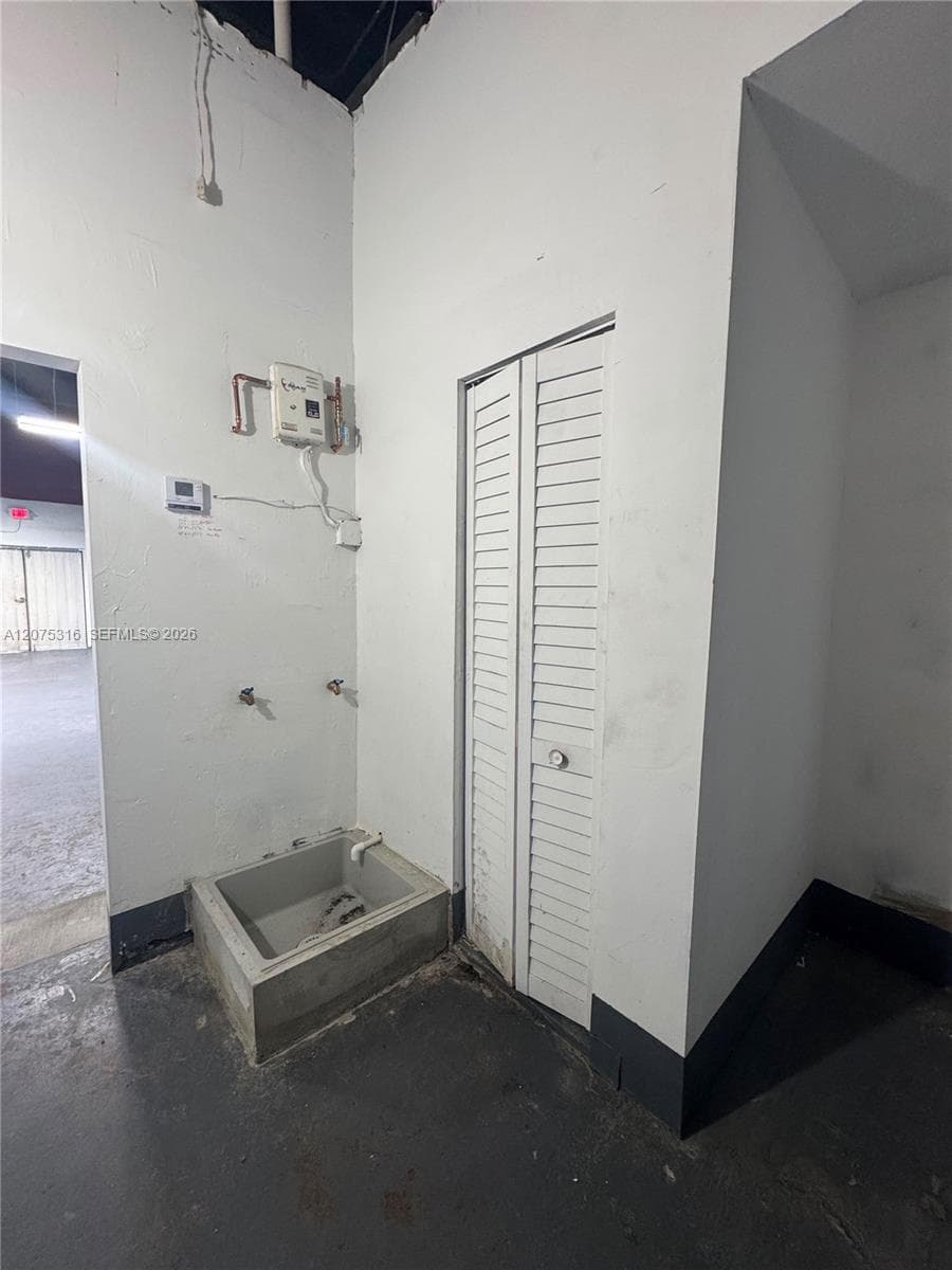 2737 NW 54th St, Miami FL 33142