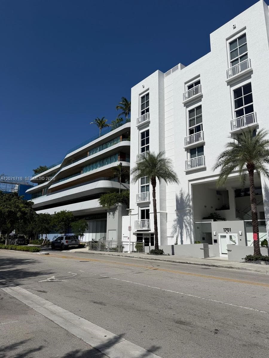 1701 Sunset Harbour Dr # C102, Miami Beach FL 33139
