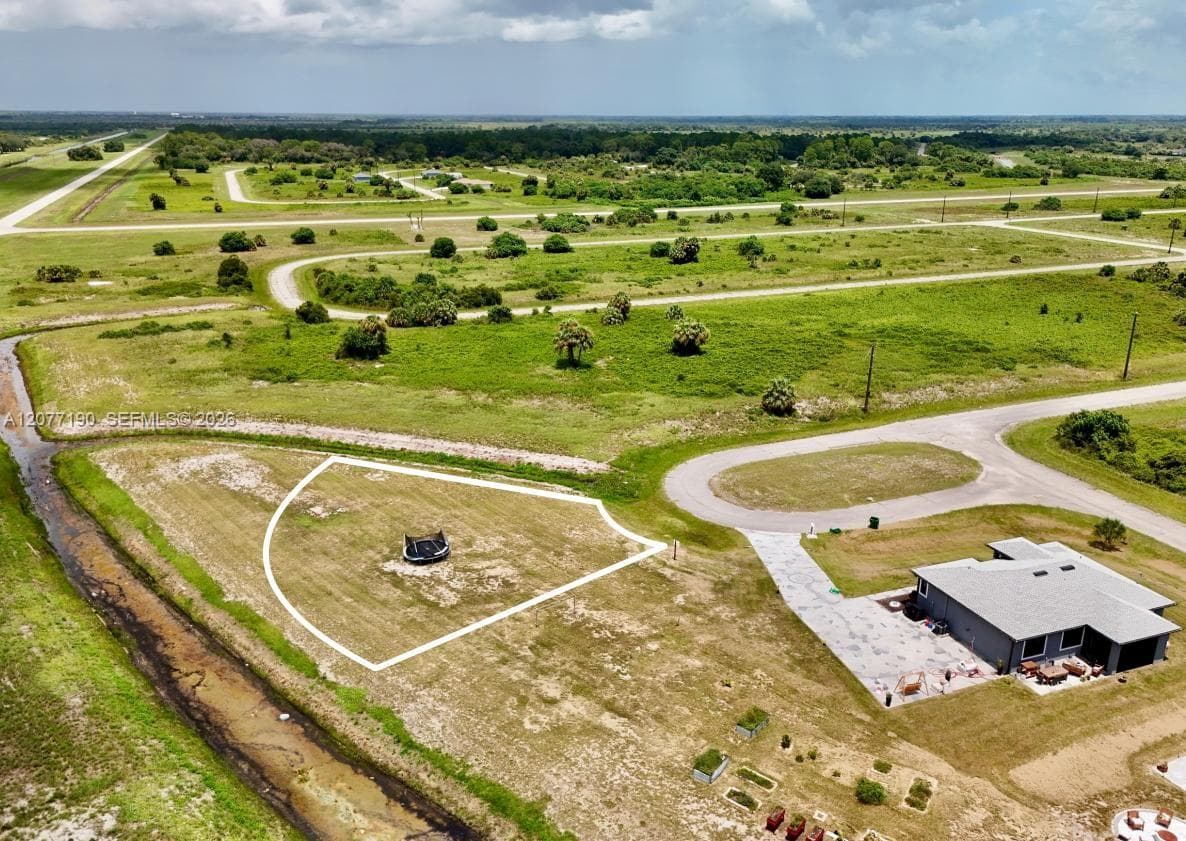 218 LYNBROOK LOOP, La Belle FL 33935