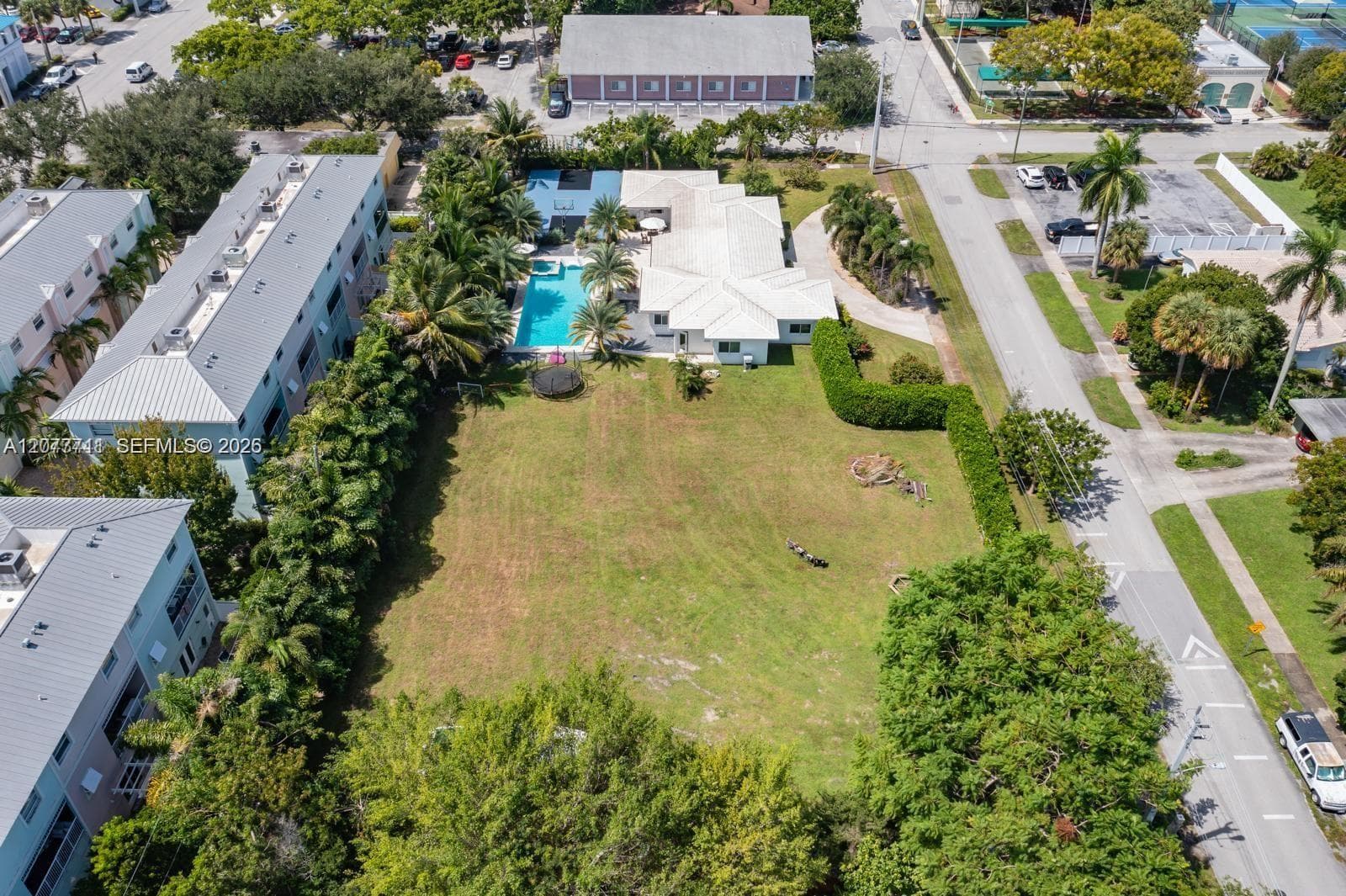 2 NE St NE 2nd St, Pompano Beach FL 33060