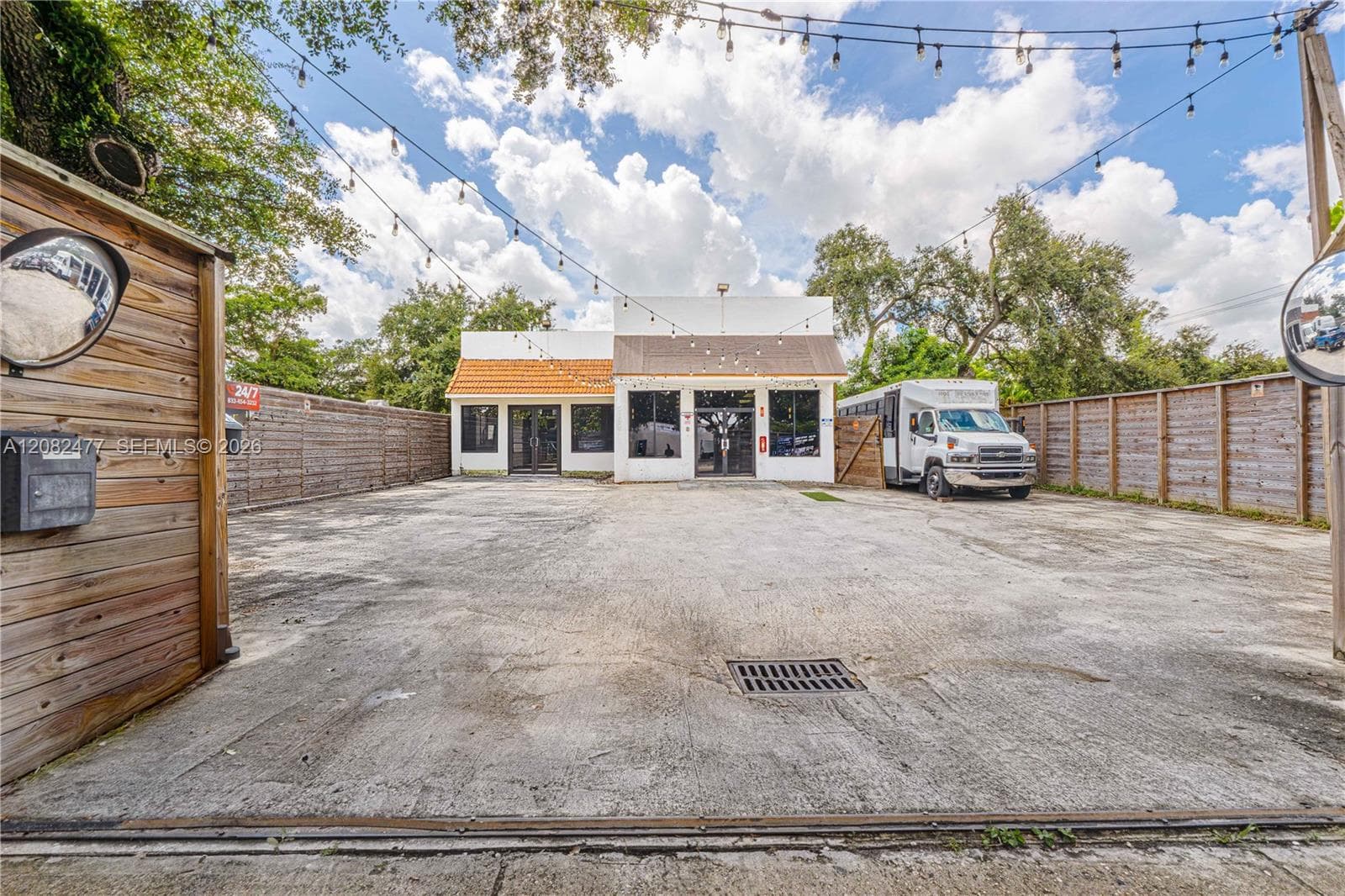 6260 Johnson St, Hollywood FL 33024