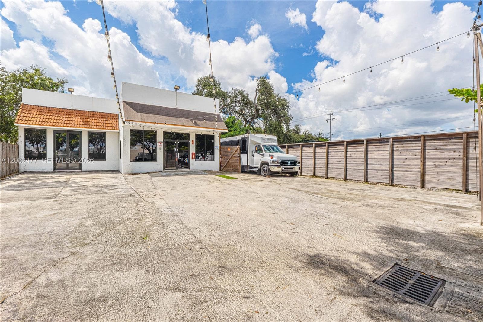 6260 Johnson St, Hollywood FL 33024
