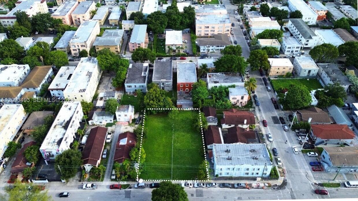 972 SW 3rd St, Miami FL 33130
