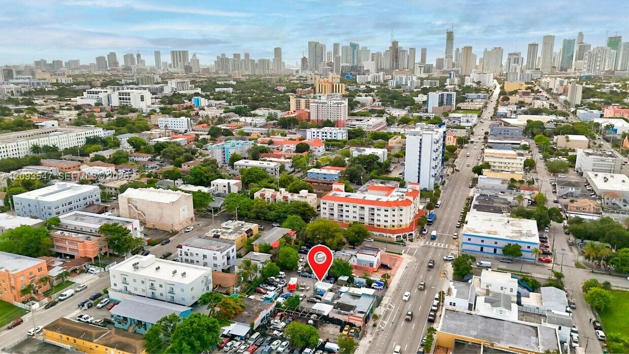 1527 W Flagler St, Miami FL 33135